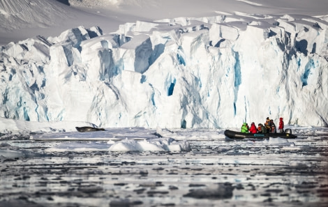 Weddell Sea- In search of the Emperor Penguin, incl. helicopters